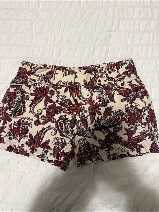 LOFT Pants - LOFT Cream Paisley Print Shorts with Burgundy Accents
